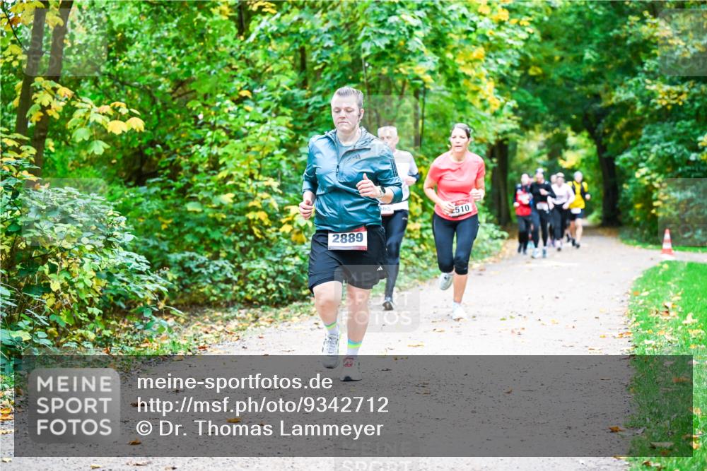 12.10.2025 - Bramfelder Halbmarathon 2025 Dr. Thomas Lammeyer http://msf.ph/oto/9342712 12.10.2025 09:55:46 Laufen 2889, 668, 510 meine-sportfotos.de