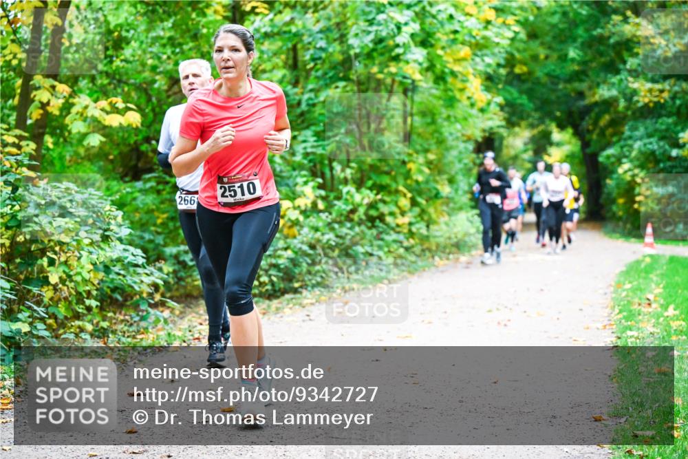 12.10.2025 - Bramfelder Halbmarathon 2025 Dr. Thomas Lammeyer http://msf.ph/oto/9342727 12.10.2025 09:55:48 Laufen 266, 2510 meine-sportfotos.de