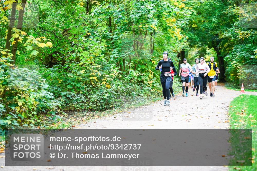 12.10.2025 - Bramfelder Halbmarathon 2025 Dr. Thomas Lammeyer http://msf.ph/oto/9342737 12.10.2025 09:55:50 Laufen 2551, 2586, 2862, 2874 meine-sportfotos.de