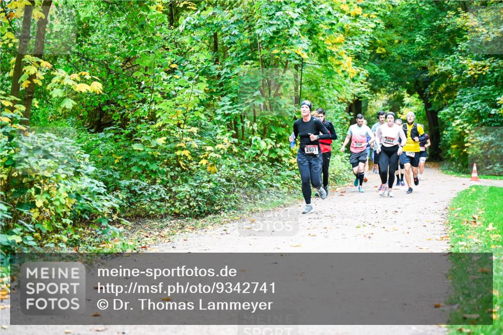 12.10.2025 - Bramfelder Halbmarathon 2025 Dr. Thomas Lammeyer http://msf.ph/oto/9342741 12.10.2025 09:55:50 Laufen 2551, 2586, 2862, 2874 meine-sportfotos.de