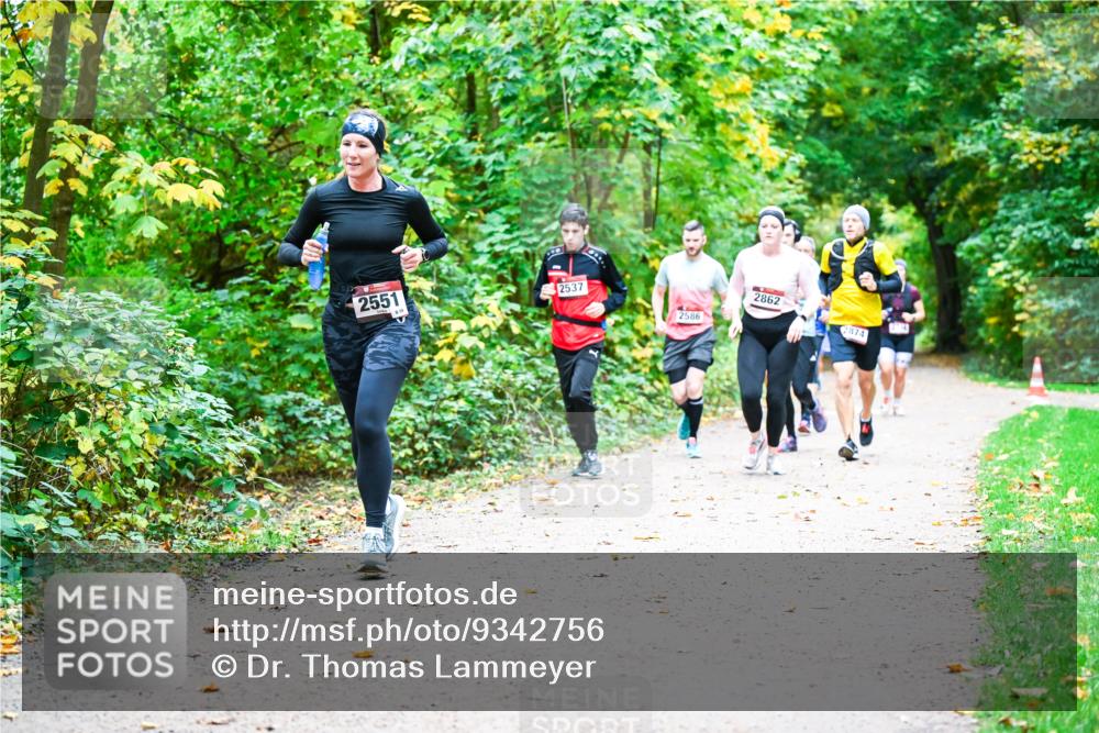 12.10.2025 - Bramfelder Halbmarathon 2025 Dr. Thomas Lammeyer http://msf.ph/oto/9342756 12.10.2025 09:55:52 Laufen 2551, 2537, 2862, 2586, 2874 meine-sportfotos.de