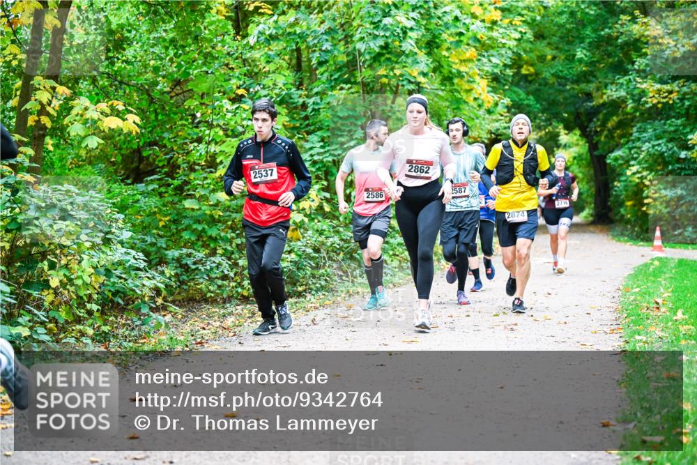12.10.2025 - Bramfelder Halbmarathon 2025 Dr. Thomas Lammeyer http://msf.ph/oto/9342764 12.10.2025 09:55:54 Laufen 2537, 2586, 2862, 2587, 2874, 2716 meine-sportfotos.de