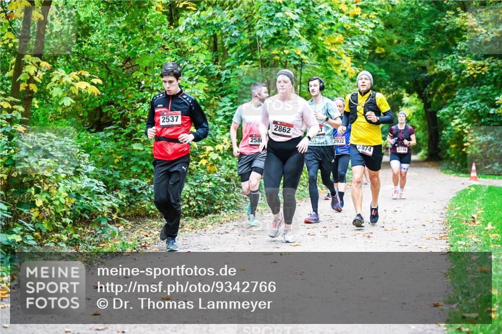 12.10.2025 - Bramfelder Halbmarathon 2025 Dr. Thomas Lammeyer http://msf.ph/oto/9342766 12.10.2025 09:55:54 Laufen 2537, 2580, 2862, 2932, 2874, 2716 meine-sportfotos.de
