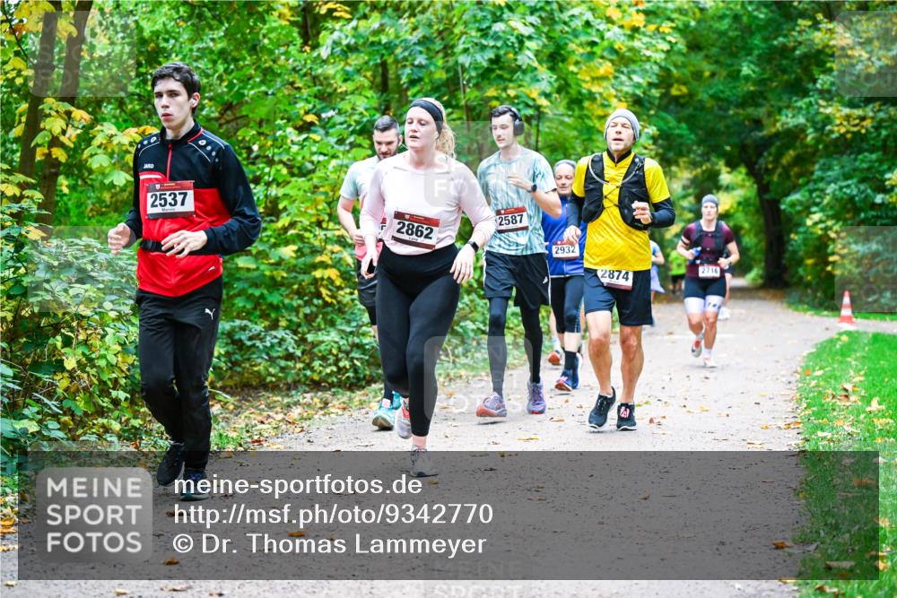 12.10.2025 - Bramfelder Halbmarathon 2025 Dr. Thomas Lammeyer http://msf.ph/oto/9342770 12.10.2025 09:55:55 Laufen 2537, 2587, 2862, 2932, 2716, 2874 meine-sportfotos.de