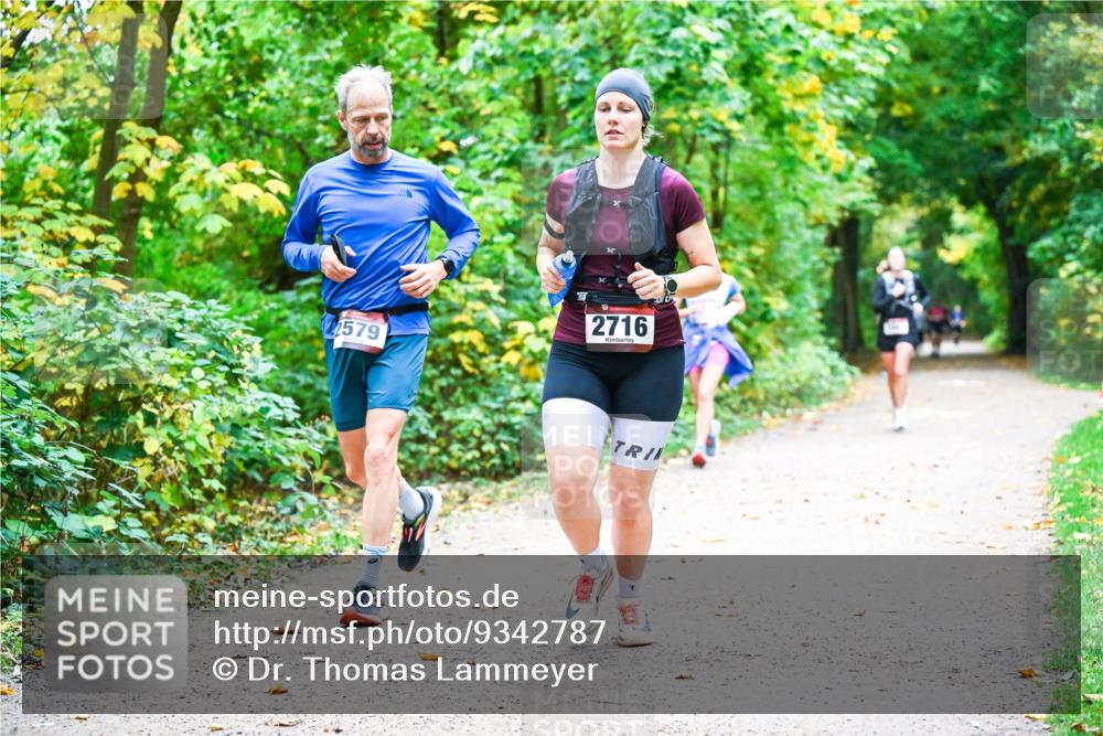 12.10.2025 - Bramfelder Halbmarathon 2025 Dr. Thomas Lammeyer http://msf.ph/oto/9342787 12.10.2025 09:55:58 Laufen 579, 2716 meine-sportfotos.de