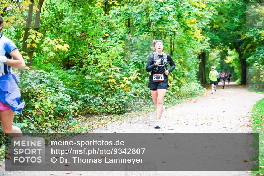 12.10.2025 - Bramfelder Halbmarathon 2025 Dr. Thomas Lammeyer http://msf.ph/oto/9342807 12.10.2025 09:56:02 Laufen 2667 meine-sportfotos.de