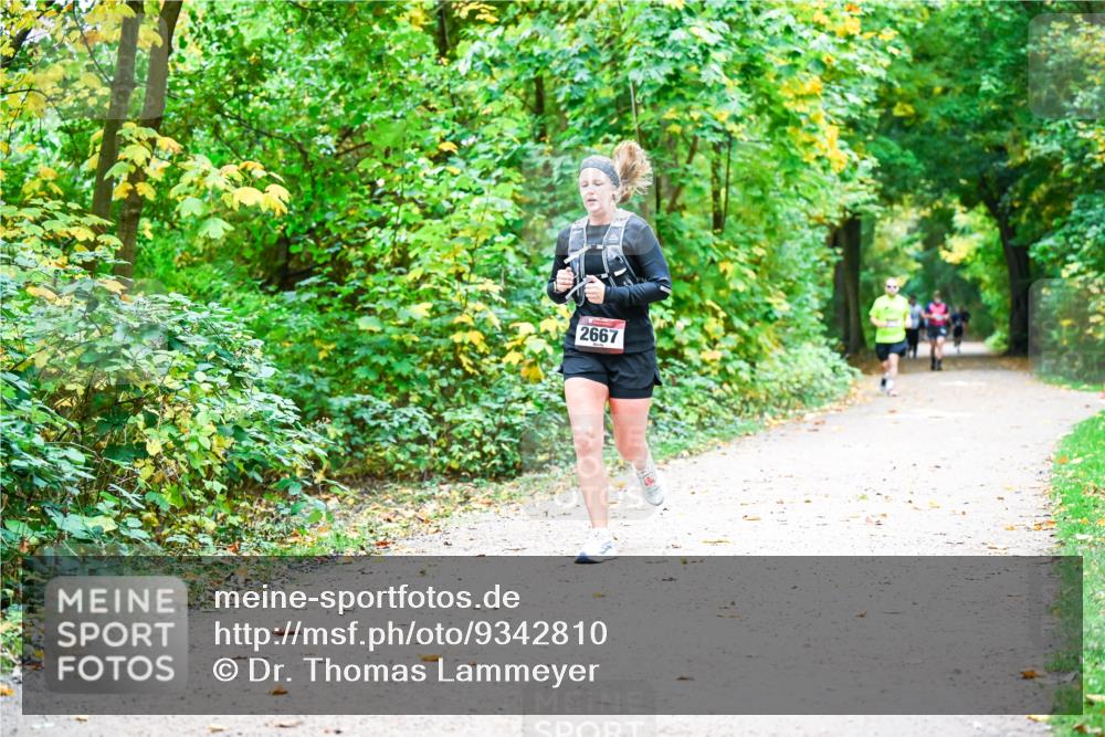 12.10.2025 - Bramfelder Halbmarathon 2025 Dr. Thomas Lammeyer http://msf.ph/oto/9342810 12.10.2025 09:56:02 Laufen 2667 meine-sportfotos.de