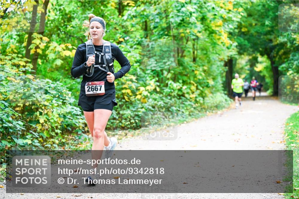 12.10.2025 - Bramfelder Halbmarathon 2025 Dr. Thomas Lammeyer http://msf.ph/oto/9342818 12.10.2025 09:56:04 Laufen 2667 meine-sportfotos.de