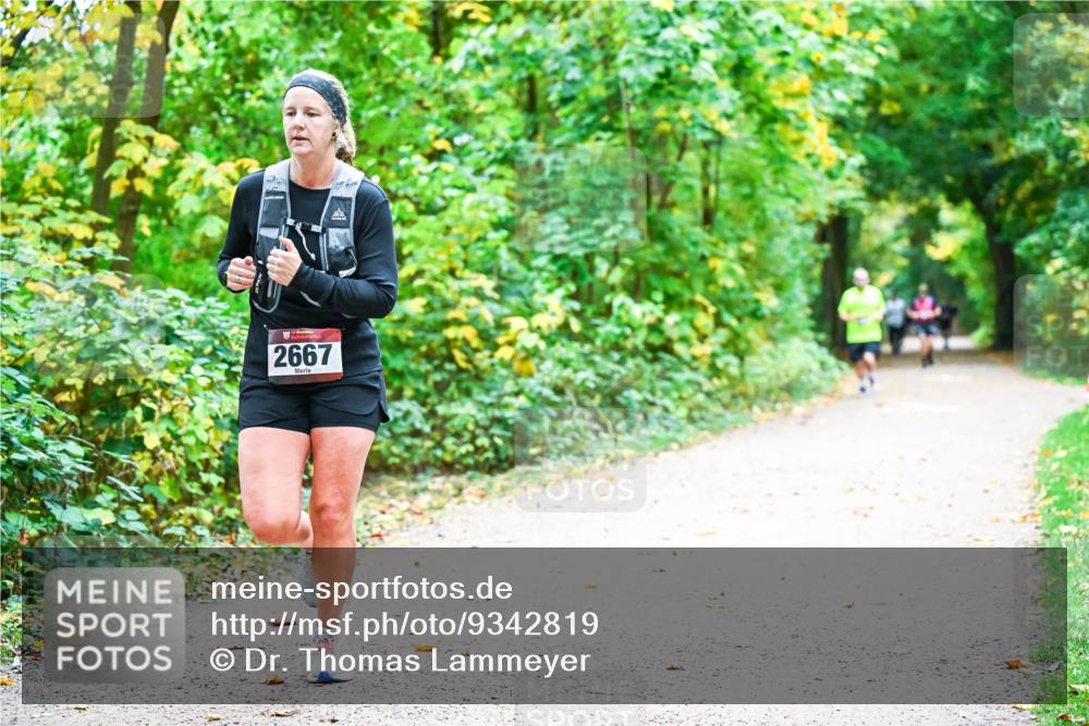 12.10.2025 - Bramfelder Halbmarathon 2025 Dr. Thomas Lammeyer http://msf.ph/oto/9342819 12.10.2025 09:56:04 Laufen 2667 meine-sportfotos.de