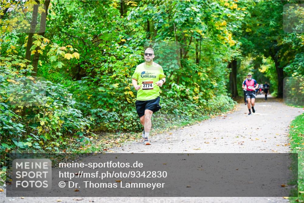 12.10.2025 - Bramfelder Halbmarathon 2025 Dr. Thomas Lammeyer http://msf.ph/oto/9342830 12.10.2025 09:56:10 Laufen 2774 meine-sportfotos.de