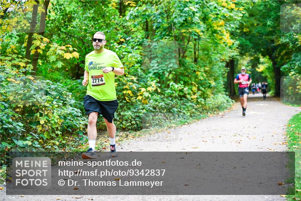 12.10.2025 - Bramfelder Halbmarathon 2025 Dr. Thomas Lammeyer http://msf.ph/oto/9342837 12.10.2025 09:56:11 Laufen 2774 meine-sportfotos.de