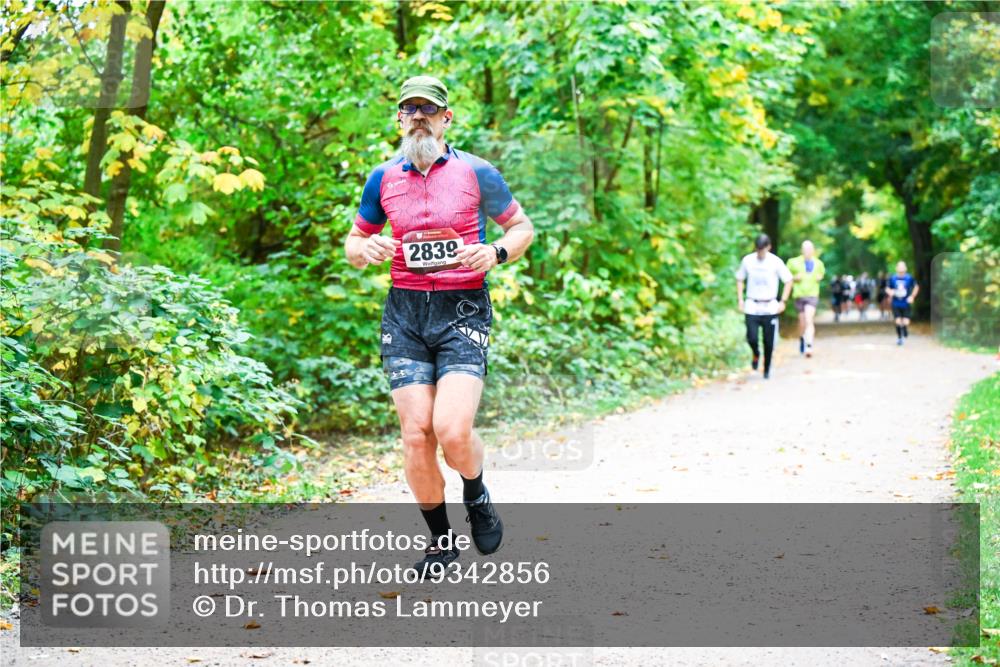 12.10.2025 - Bramfelder Halbmarathon 2025 Dr. Thomas Lammeyer http://msf.ph/oto/9342856 12.10.2025 09:56:16 Laufen 2839 meine-sportfotos.de