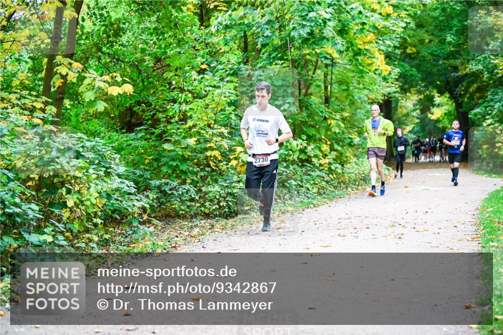 12.10.2025 - Bramfelder Halbmarathon 2025 Dr. Thomas Lammeyer http://msf.ph/oto/9342867 12.10.2025 09:56:21 Laufen 2730 meine-sportfotos.de