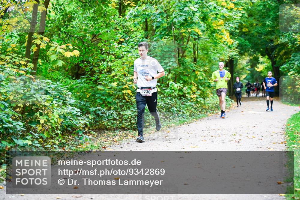 12.10.2025 - Bramfelder Halbmarathon 2025 Dr. Thomas Lammeyer http://msf.ph/oto/9342869 12.10.2025 09:56:21 Laufen 2730 meine-sportfotos.de