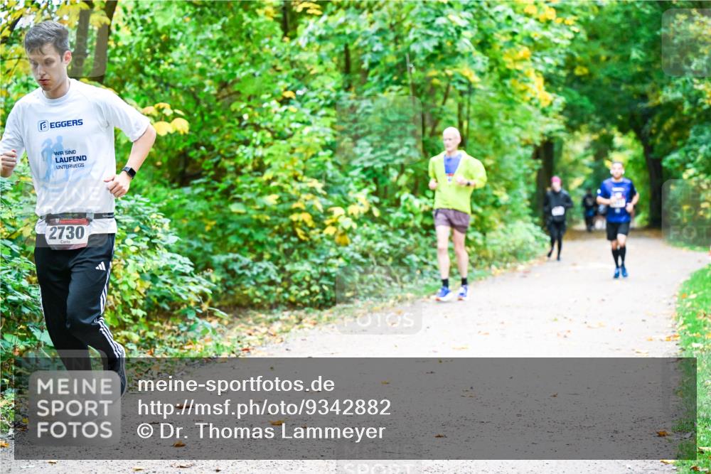 12.10.2025 - Bramfelder Halbmarathon 2025 Dr. Thomas Lammeyer http://msf.ph/oto/9342882 12.10.2025 09:56:23 Laufen 2730 meine-sportfotos.de