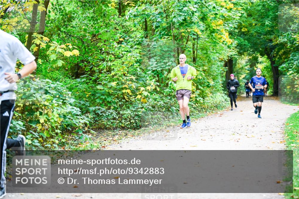 12.10.2025 - Bramfelder Halbmarathon 2025 Dr. Thomas Lammeyer http://msf.ph/oto/9342883 12.10.2025 09:56:23 Laufen 2483 meine-sportfotos.de