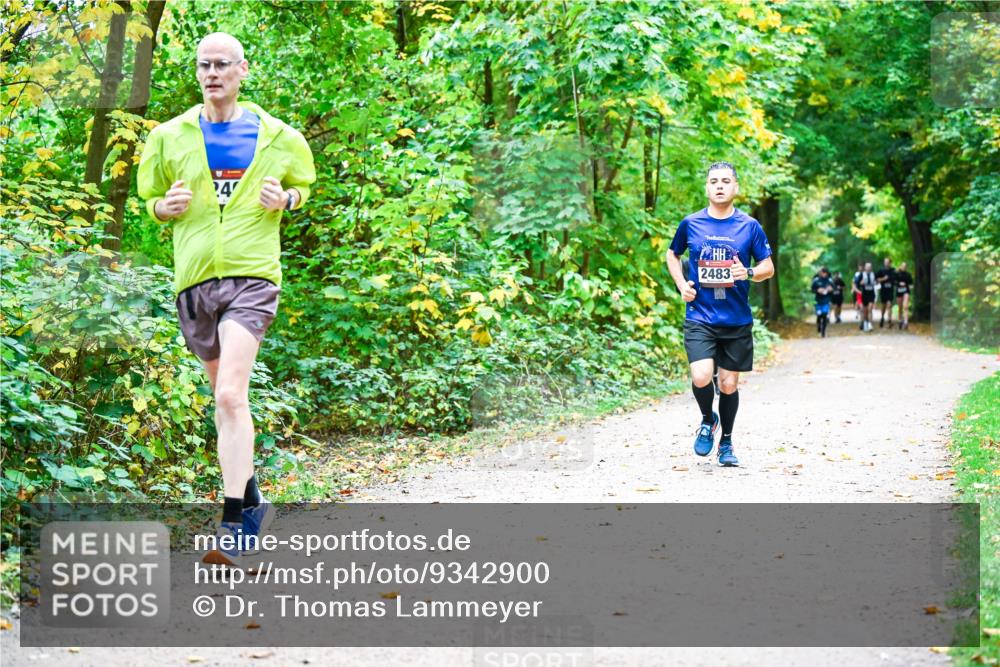 12.10.2025 - Bramfelder Halbmarathon 2025 Dr. Thomas Lammeyer http://msf.ph/oto/9342900 12.10.2025 09:56:26 Laufen 4, 2483 meine-sportfotos.de