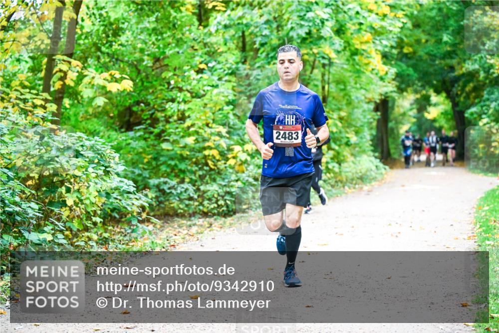 12.10.2025 - Bramfelder Halbmarathon 2025 Dr. Thomas Lammeyer http://msf.ph/oto/9342910 12.10.2025 09:56:27 Laufen 2483 meine-sportfotos.de