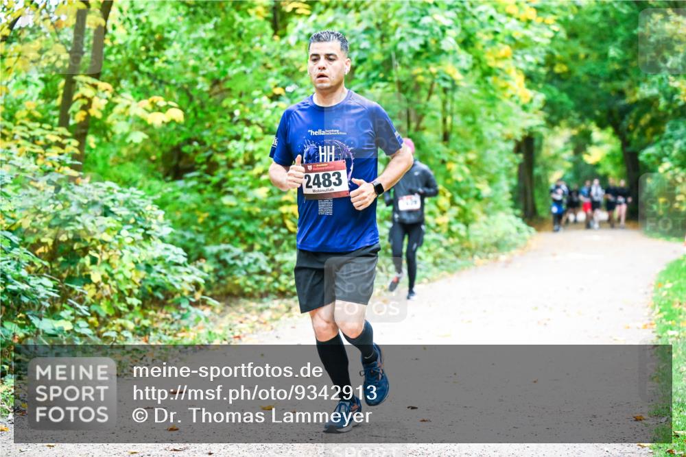 12.10.2025 - Bramfelder Halbmarathon 2025 Dr. Thomas Lammeyer http://msf.ph/oto/9342913 12.10.2025 09:56:28 Laufen 2483 meine-sportfotos.de