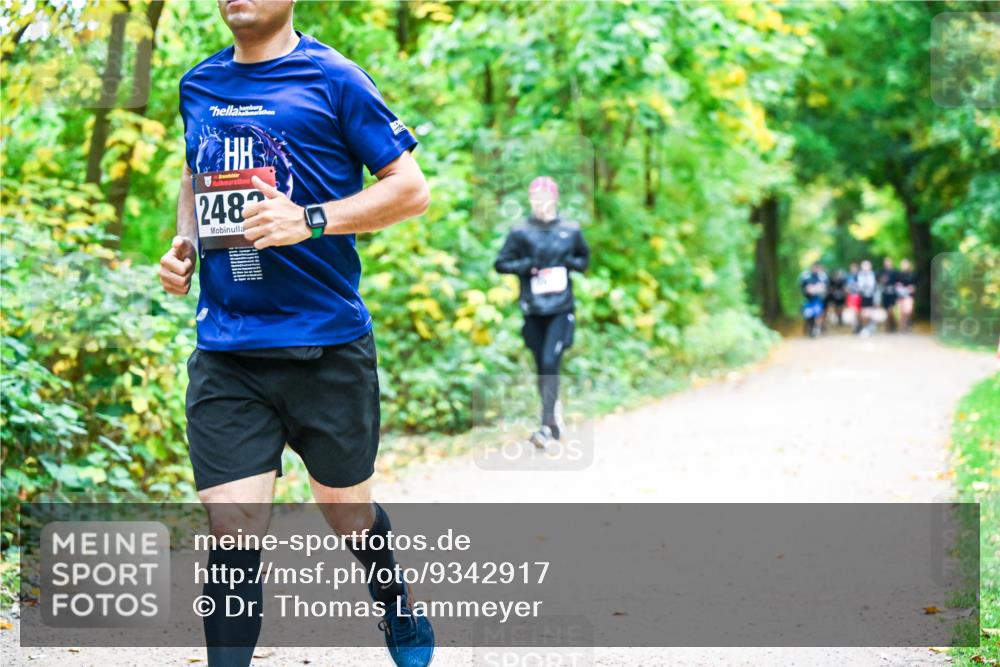 12.10.2025 - Bramfelder Halbmarathon 2025 Dr. Thomas Lammeyer http://msf.ph/oto/9342917 12.10.2025 09:56:28 Laufen 248 meine-sportfotos.de