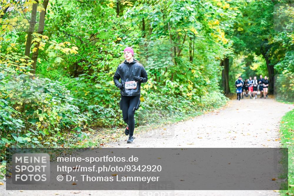 12.10.2025 - Bramfelder Halbmarathon 2025 Dr. Thomas Lammeyer http://msf.ph/oto/9342920 12.10.2025 09:56:29 Laufen 2629 meine-sportfotos.de