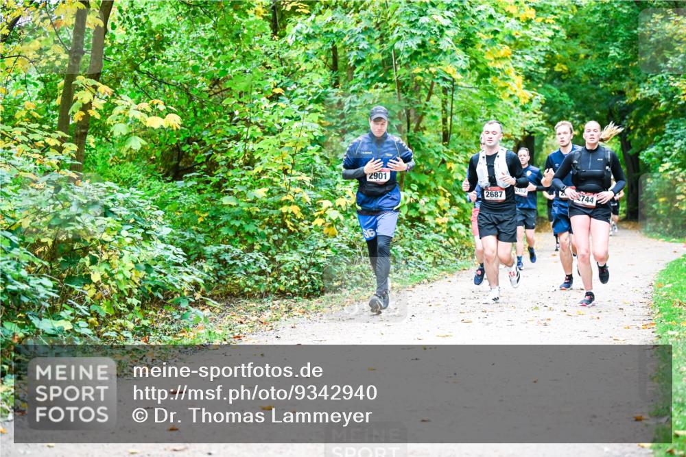 12.10.2025 - Bramfelder Halbmarathon 2025 Dr. Thomas Lammeyer http://msf.ph/oto/9342940 12.10.2025 09:56:40 Laufen 2901, 2687, 2462, 2744 meine-sportfotos.de