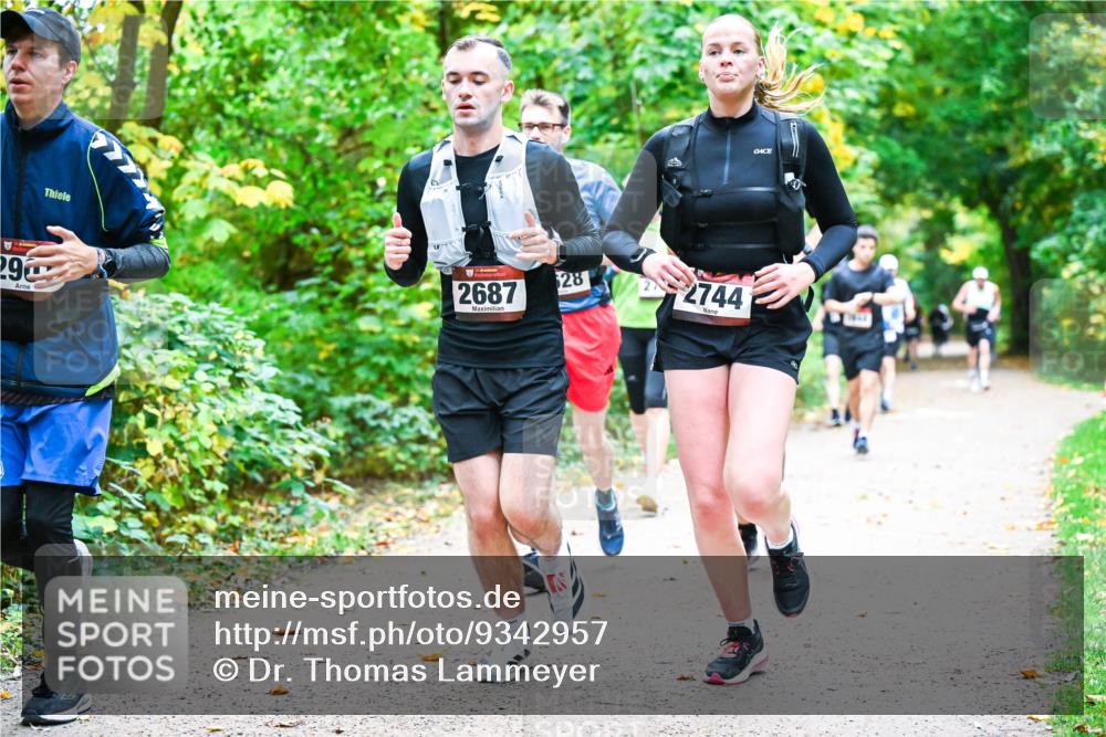 12.10.2025 - Bramfelder Halbmarathon 2025 Dr. Thomas Lammeyer http://msf.ph/oto/9342957 12.10.2025 09:56:43 Laufen 290, 2687, 28, 2744 meine-sportfotos.de