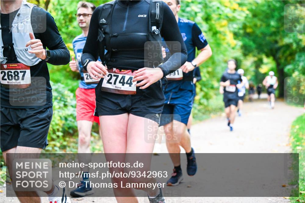 12.10.2025 - Bramfelder Halbmarathon 2025 Dr. Thomas Lammeyer http://msf.ph/oto/9342963 12.10.2025 09:56:43 Laufen 34, 2687, 26, 2744, 91 meine-sportfotos.de