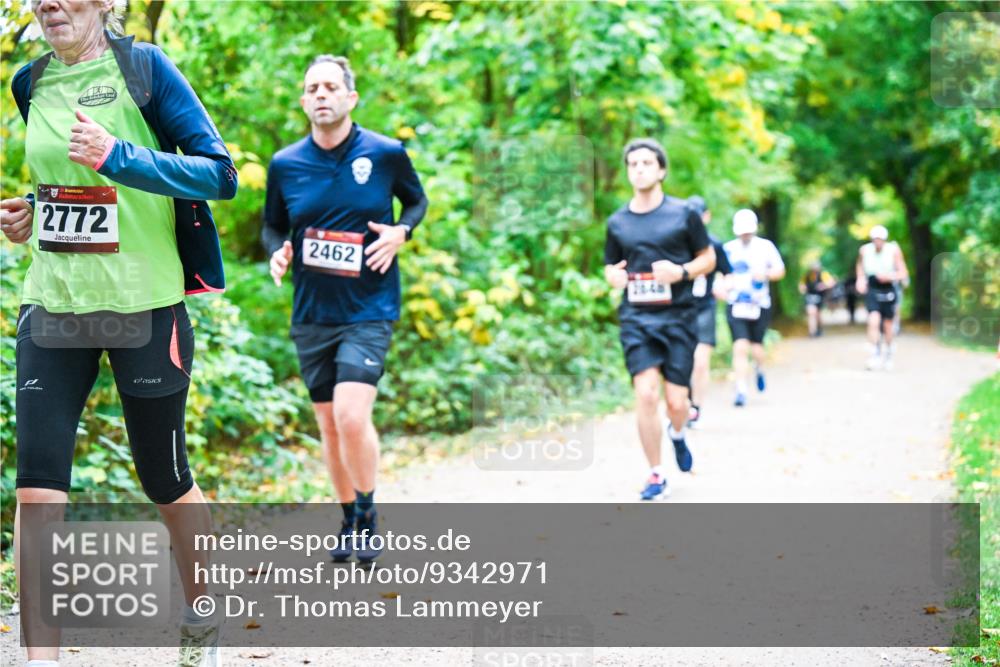 12.10.2025 - Bramfelder Halbmarathon 2025 Dr. Thomas Lammeyer http://msf.ph/oto/9342971 12.10.2025 09:56:45 Laufen 2772, 2462, 2048 meine-sportfotos.de