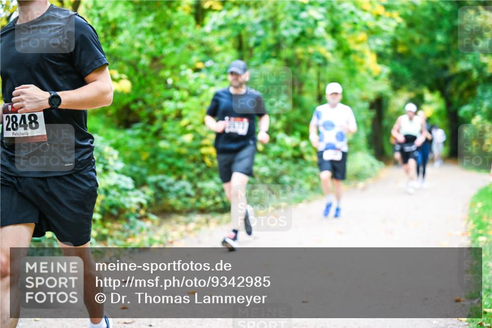 12.10.2025 - Bramfelder Halbmarathon 2025 Dr. Thomas Lammeyer http://msf.ph/oto/9342985 12.10.2025 09:56:47 Laufen 2848 meine-sportfotos.de