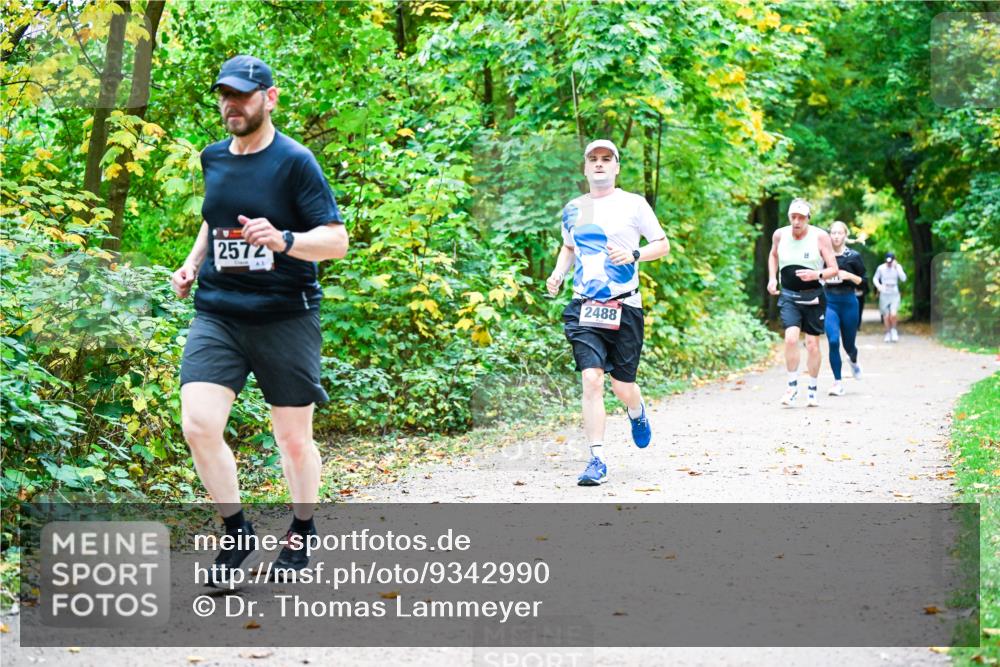12.10.2025 - Bramfelder Halbmarathon 2025 Dr. Thomas Lammeyer http://msf.ph/oto/9342990 12.10.2025 09:56:48 Laufen 2572, 2488 meine-sportfotos.de