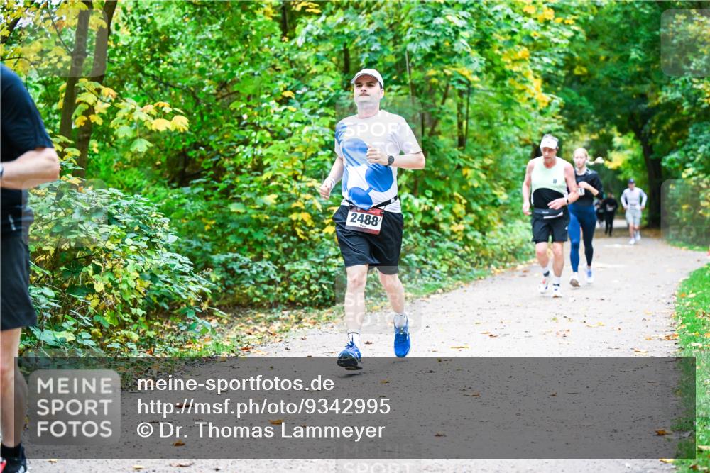 12.10.2025 - Bramfelder Halbmarathon 2025 Dr. Thomas Lammeyer http://msf.ph/oto/9342995 12.10.2025 09:56:49 Laufen 2488 meine-sportfotos.de
