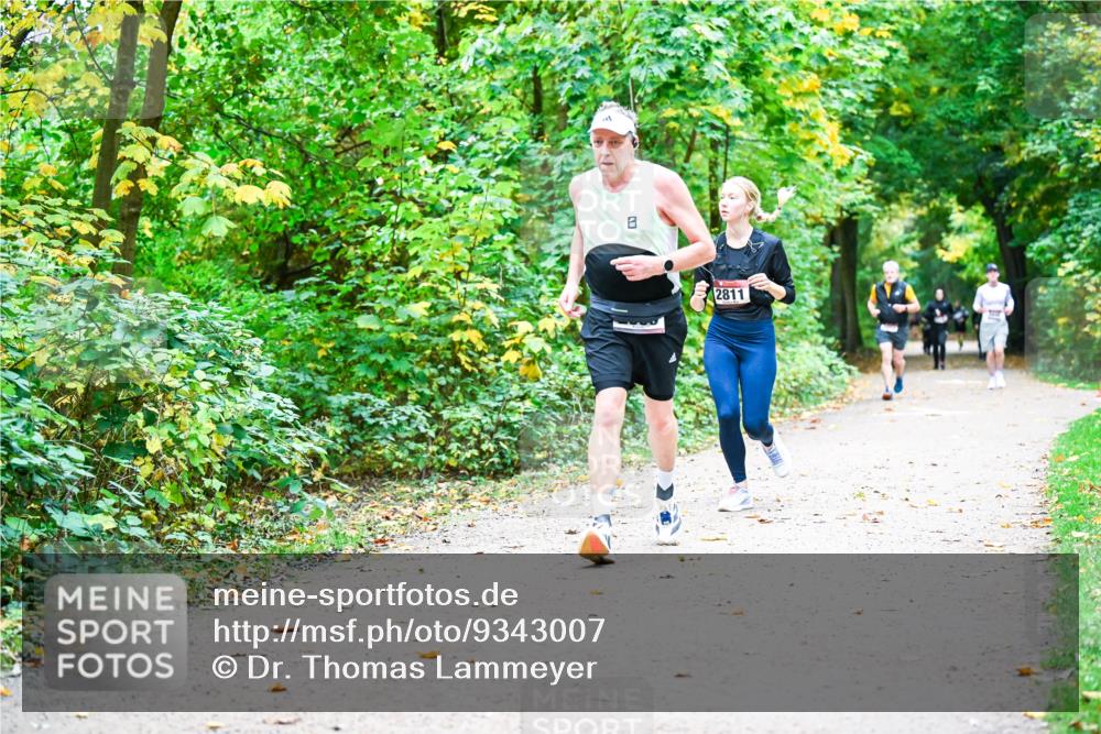 12.10.2025 - Bramfelder Halbmarathon 2025 Dr. Thomas Lammeyer http://msf.ph/oto/9343007 12.10.2025 09:56:51 Laufen 2811 meine-sportfotos.de