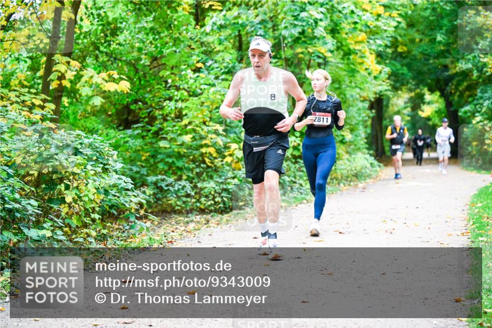 12.10.2025 - Bramfelder Halbmarathon 2025 Dr. Thomas Lammeyer http://msf.ph/oto/9343009 12.10.2025 09:56:51 Laufen 2811 meine-sportfotos.de