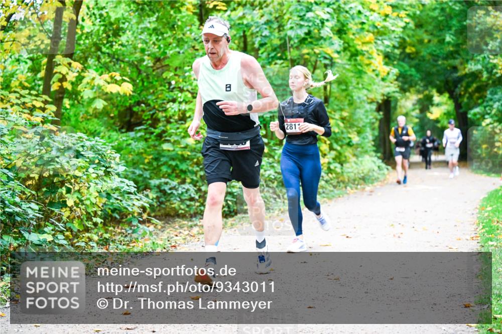 12.10.2025 - Bramfelder Halbmarathon 2025 Dr. Thomas Lammeyer http://msf.ph/oto/9343011 12.10.2025 09:56:52 Laufen 2811 meine-sportfotos.de