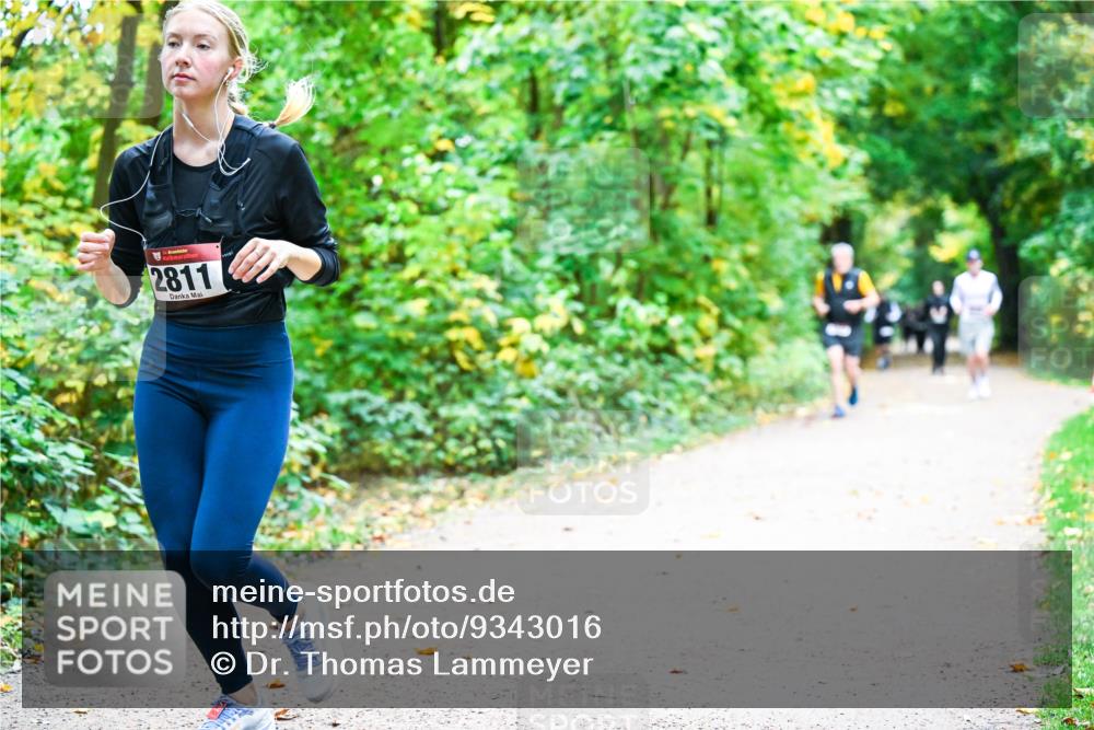 12.10.2025 - Bramfelder Halbmarathon 2025 Dr. Thomas Lammeyer http://msf.ph/oto/9343016 12.10.2025 09:56:53 Laufen 34, 2811 meine-sportfotos.de