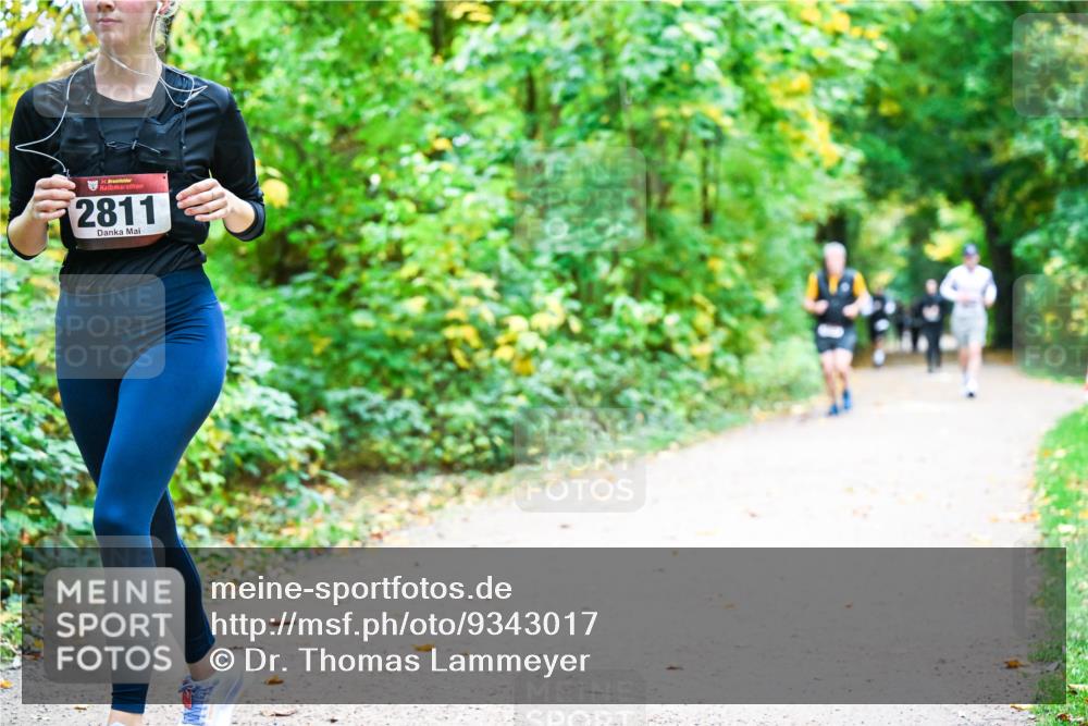 12.10.2025 - Bramfelder Halbmarathon 2025 Dr. Thomas Lammeyer http://msf.ph/oto/9343017 12.10.2025 09:56:54 Laufen 34, 2811 meine-sportfotos.de