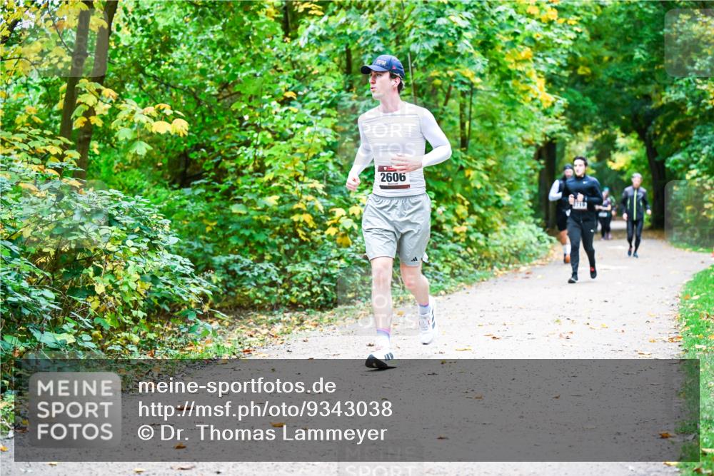 12.10.2025 - Bramfelder Halbmarathon 2025 Dr. Thomas Lammeyer http://msf.ph/oto/9343038 12.10.2025 09:57:01 Laufen 2606 meine-sportfotos.de