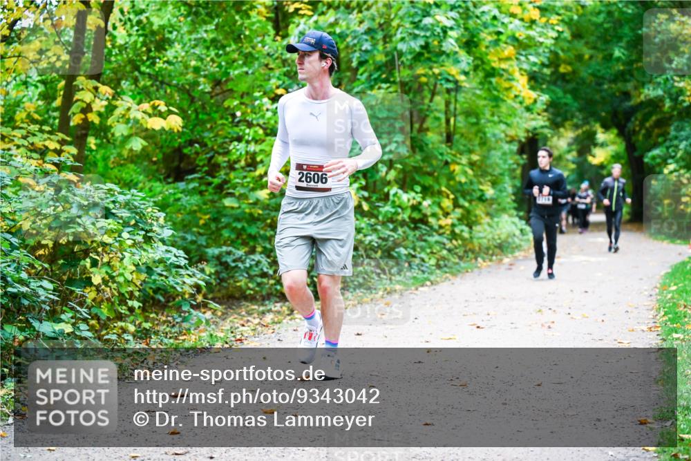 12.10.2025 - Bramfelder Halbmarathon 2025 Dr. Thomas Lammeyer http://msf.ph/oto/9343042 12.10.2025 09:57:01 Laufen 2606 meine-sportfotos.de