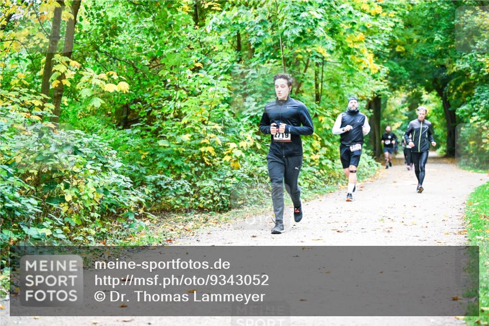 12.10.2025 - Bramfelder Halbmarathon 2025 Dr. Thomas Lammeyer http://msf.ph/oto/9343052 12.10.2025 09:57:04 Laufen 2719, 24, 1 meine-sportfotos.de