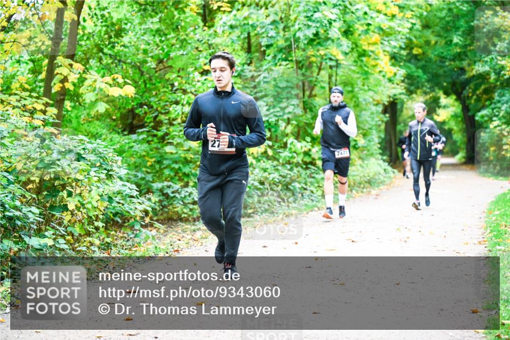 12.10.2025 - Bramfelder Halbmarathon 2025 Dr. Thomas Lammeyer http://msf.ph/oto/9343060 12.10.2025 09:57:05 Laufen 27, 2471 meine-sportfotos.de