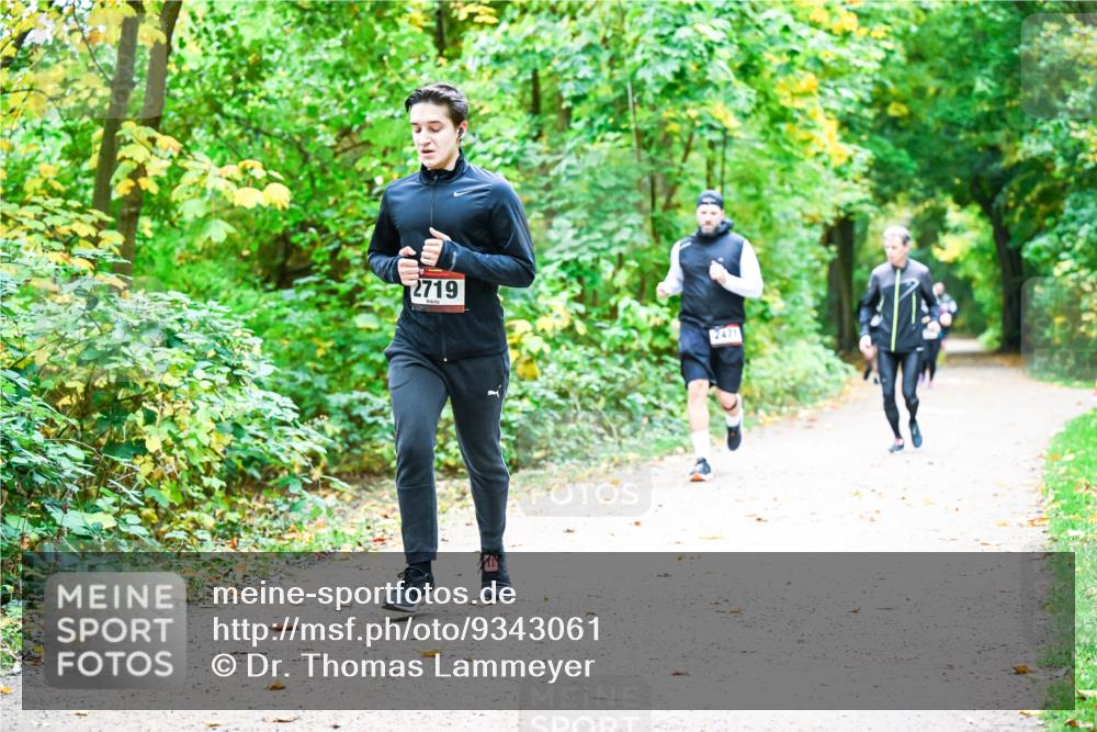12.10.2025 - Bramfelder Halbmarathon 2025 Dr. Thomas Lammeyer http://msf.ph/oto/9343061 12.10.2025 09:57:05 Laufen 2719, 2471 meine-sportfotos.de