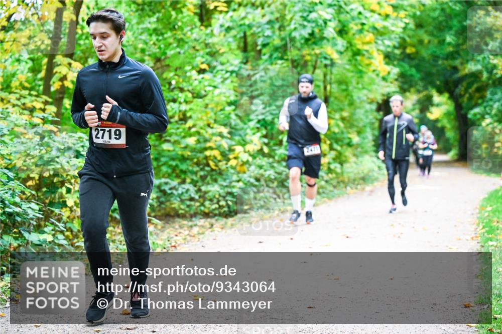 12.10.2025 - Bramfelder Halbmarathon 2025 Dr. Thomas Lammeyer http://msf.ph/oto/9343064 12.10.2025 09:57:06 Laufen 2719, 2470 meine-sportfotos.de
