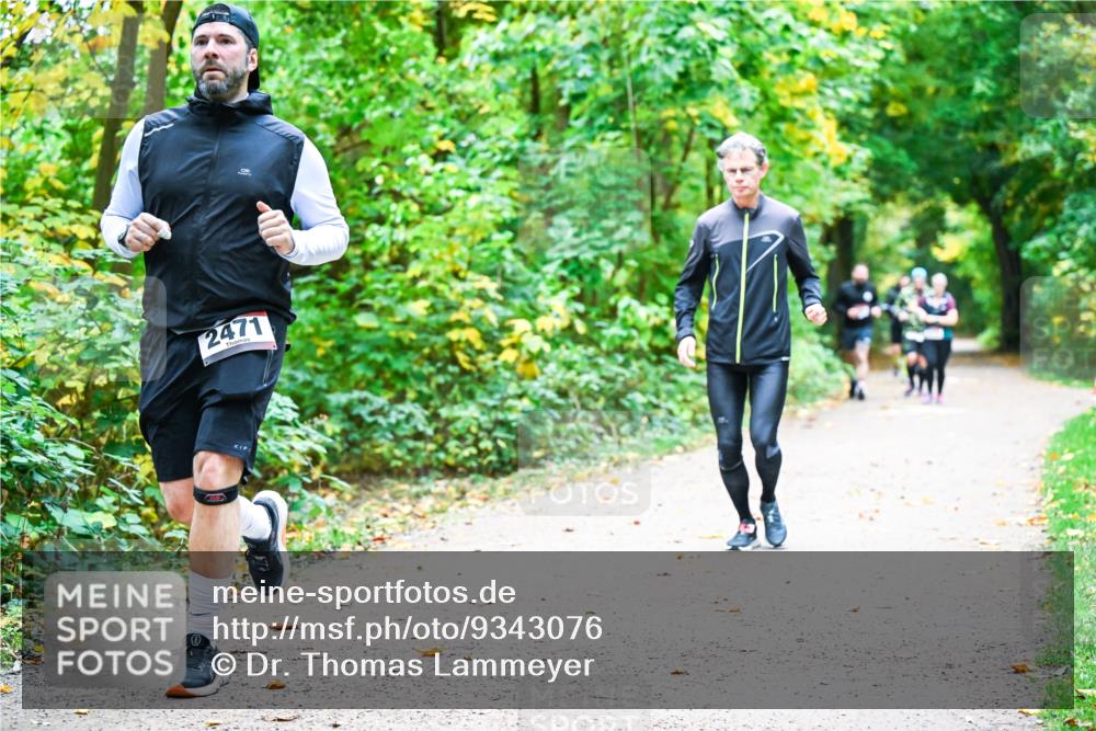 12.10.2025 - Bramfelder Halbmarathon 2025 Dr. Thomas Lammeyer http://msf.ph/oto/9343076 12.10.2025 09:57:08 Laufen 2471 meine-sportfotos.de