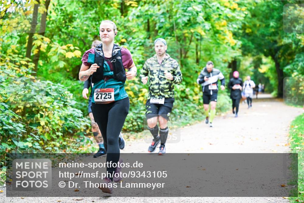 12.10.2025 - Bramfelder Halbmarathon 2025 Dr. Thomas Lammeyer http://msf.ph/oto/9343105 12.10.2025 09:57:16 Laufen 2725, 2053 meine-sportfotos.de