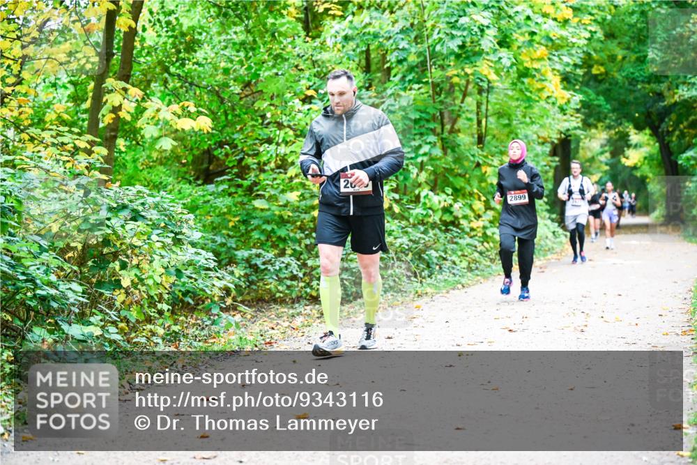 12.10.2025 - Bramfelder Halbmarathon 2025 Dr. Thomas Lammeyer http://msf.ph/oto/9343116 12.10.2025 09:57:19 Laufen 20, 2899 meine-sportfotos.de