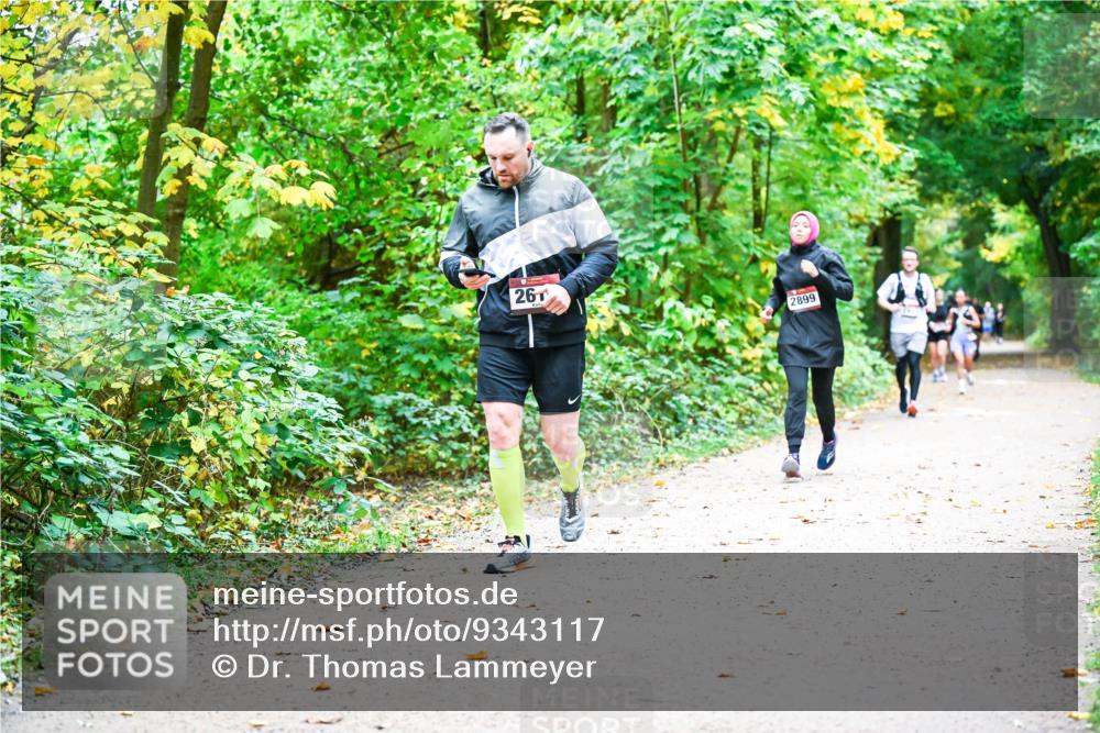 12.10.2025 - Bramfelder Halbmarathon 2025 Dr. Thomas Lammeyer http://msf.ph/oto/9343117 12.10.2025 09:57:19 Laufen 26, 2899 meine-sportfotos.de