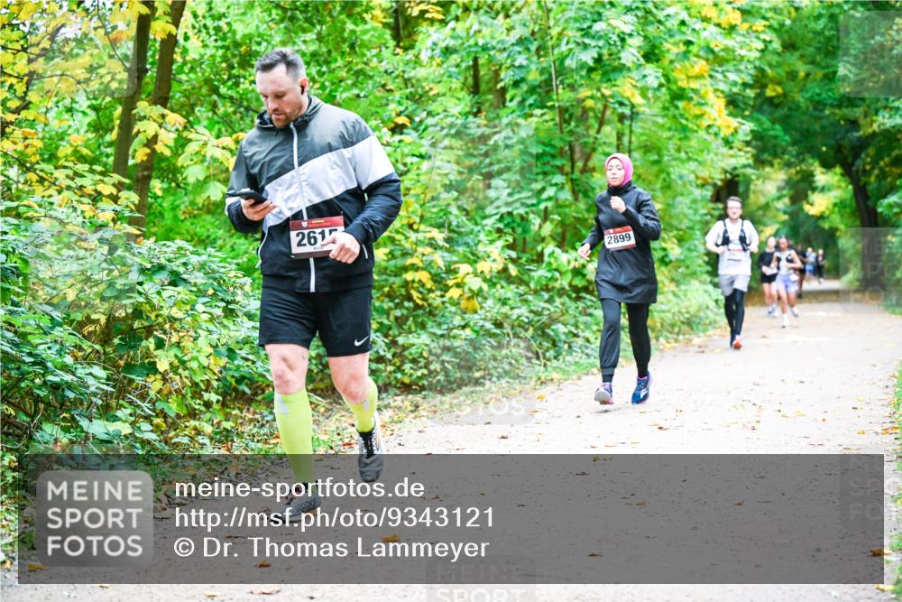 12.10.2025 - Bramfelder Halbmarathon 2025 Dr. Thomas Lammeyer http://msf.ph/oto/9343121 12.10.2025 09:57:20 Laufen 261, 2899 meine-sportfotos.de