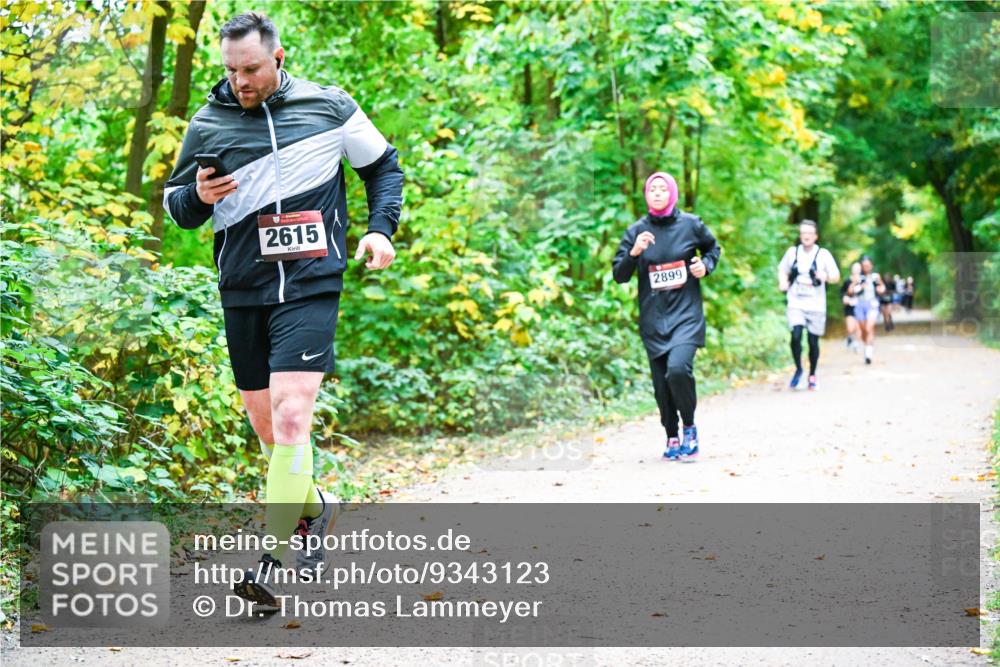 12.10.2025 - Bramfelder Halbmarathon 2025 Dr. Thomas Lammeyer http://msf.ph/oto/9343123 12.10.2025 09:57:20 Laufen 2615, 2899 meine-sportfotos.de