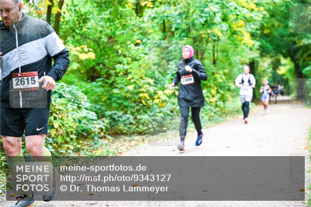 12.10.2025 - Bramfelder Halbmarathon 2025 Dr. Thomas Lammeyer http://msf.ph/oto/9343127 12.10.2025 09:57:21 Laufen 34, 2615, 2899 meine-sportfotos.de